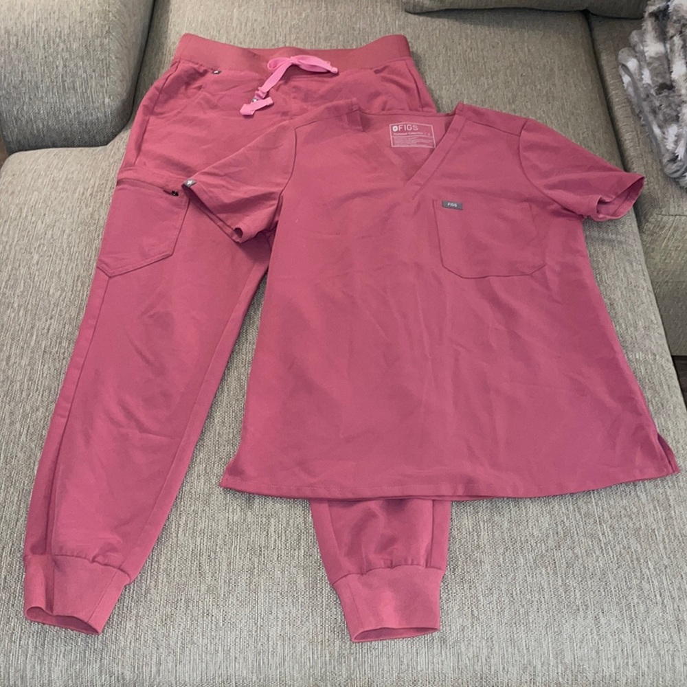 Figs scrubs set BCA Quartz small Zamora joggers & one pocket top